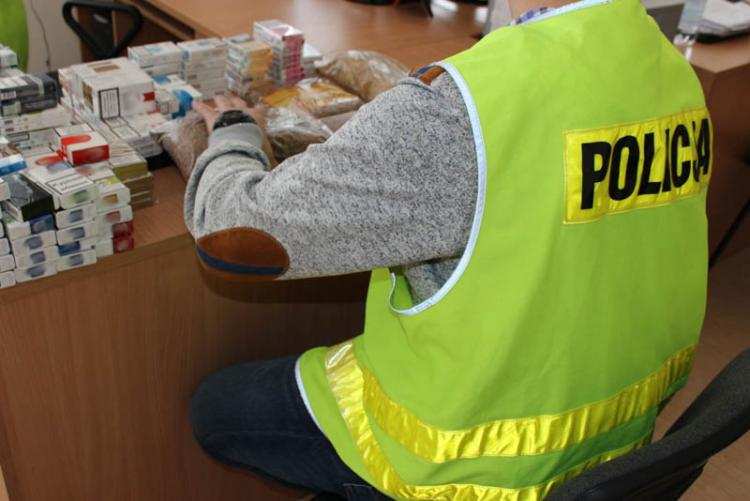 Kontrabanda w jednym z kiosków w regionie. Policja namierzyła lewy towar