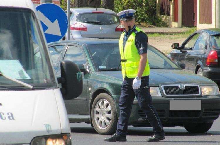 Policjant z włocławskiej drogówki w czołówce