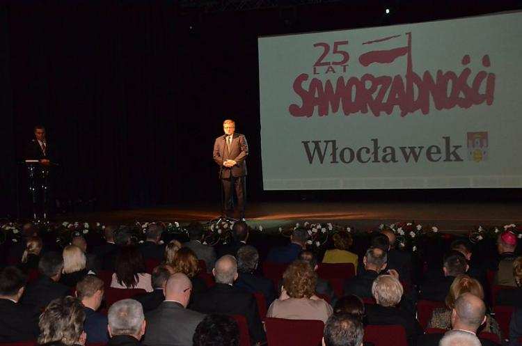 Oni popierają Komorowskiego. A TY?
