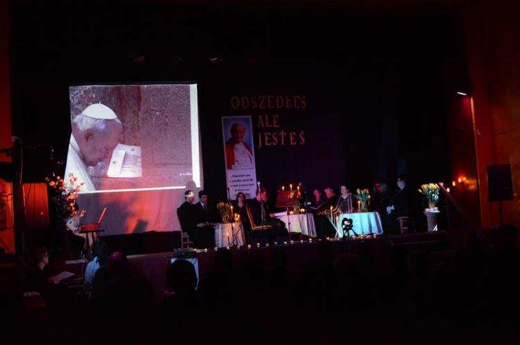 Brześć Kujawski pamięta [VIDEO]! Uczcili 10 rocznicę śmierci papieża Polaka Jana Pawła II