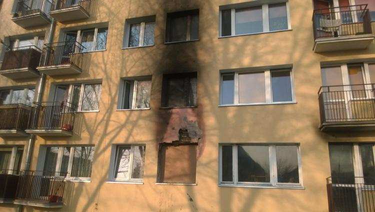 Tragiczny pożar we Włocławku: Nie żyje poszkodowany 45 latek [VIDEO POŻARU]