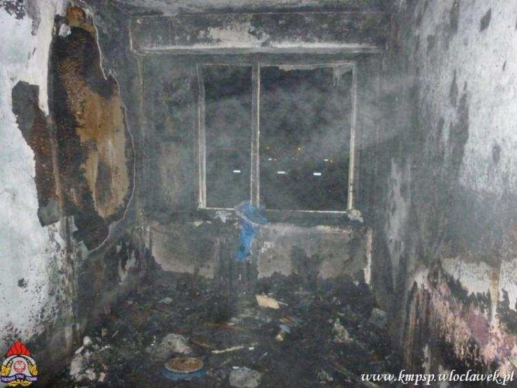 Pożar mieszkania na osiedlu Kazimierza Wielkiego we Włocławku [FOTO, VIDEO]