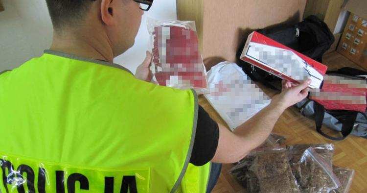 Taka „głupia” wpadka! Przewoził pełne auto nielegalnego towaru