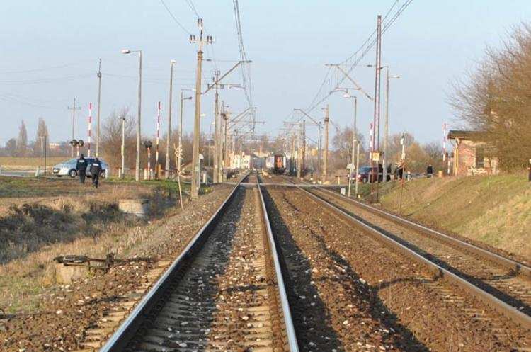 Śmierć na torach. 19-latka potrącona przez pociąg. Samobójstwo?