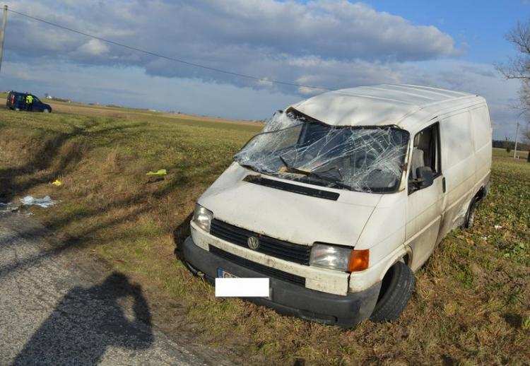 Tragedia wisiała na włosku. Volkswagen „koziołkował” a kierująca ... [FOTO, VIDEO]