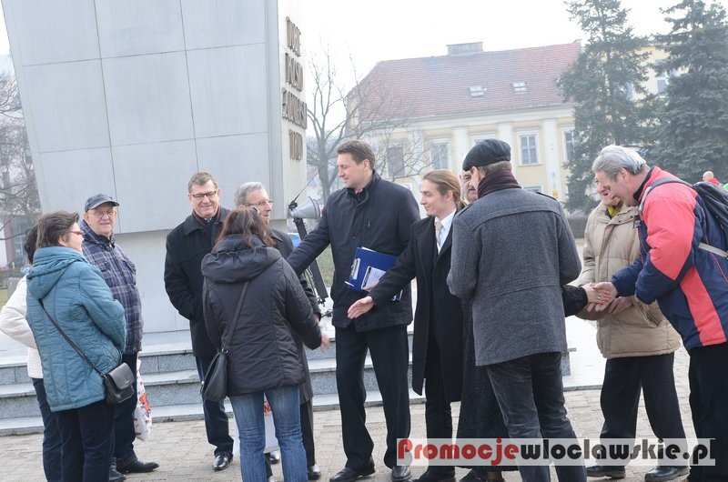 Protest PiS na Placu Wolności we Włocławku