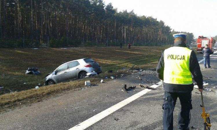 Karambol na obwodnicy. Dwie osoby nie żyją w tym mieszkaniec Rakutowa