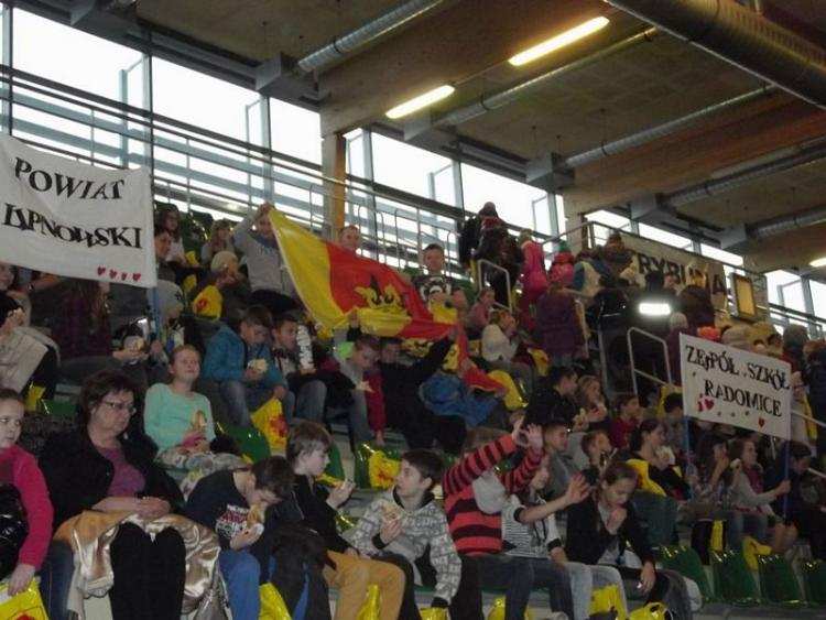 Grupa uczniów z regionu uczestniczyła w imprezie „Bezpieczeństwo z Mikołajem” [FOTO]