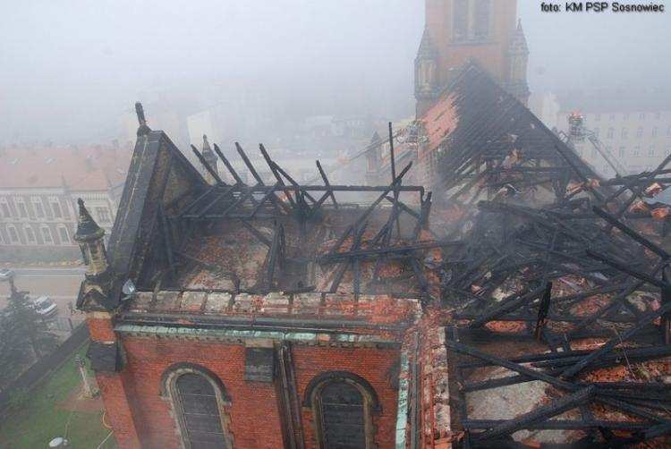 Pożar strawił dach tej świątyni, zniszczył słynne malowidła!
