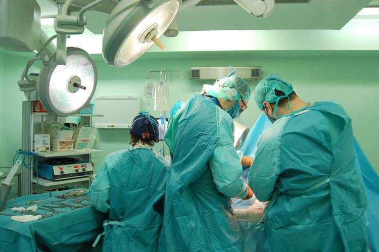 Bentley wśród stołów operacyjnych we Włocławku