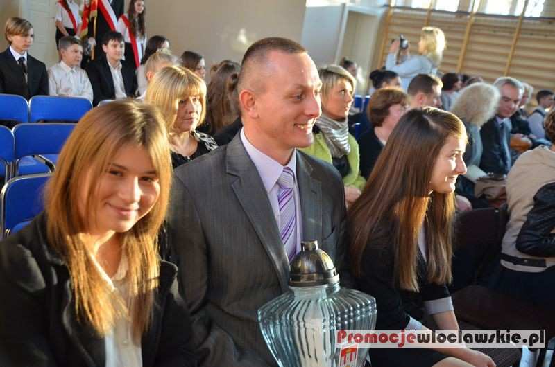 Odsłonięcie tablicy ku czci pomordowanych nauczycieli we Włocławku