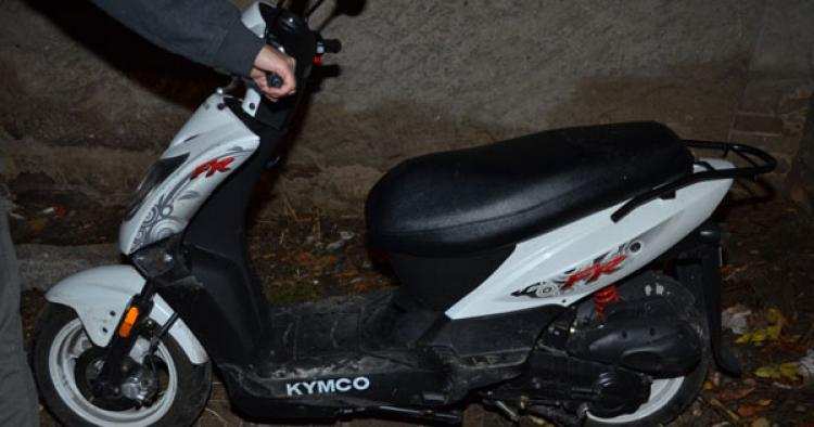 Ukradli motorower a ukryli go …