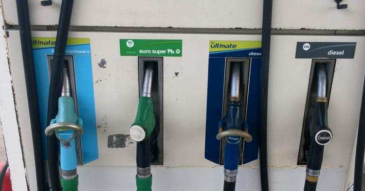 „Cud” na stacjach! Paliwo będzie po 5 zł/litr?