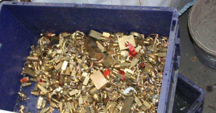 Wynieśli blisko tonę mosiądzu wartą około 100 tyś. zł