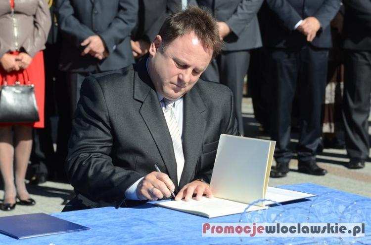 Święto Policji – uroczystość nadania sztandaru KPP w Lipnie [ZDJĘCIA]