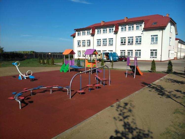 Przy przedszkolu w Baruchowie wybudowano nowy plac zabaw