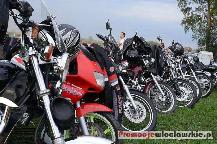 Dzień pierwszy: Setki motocykli nad jeziorem Choceńskim [VIDEO]