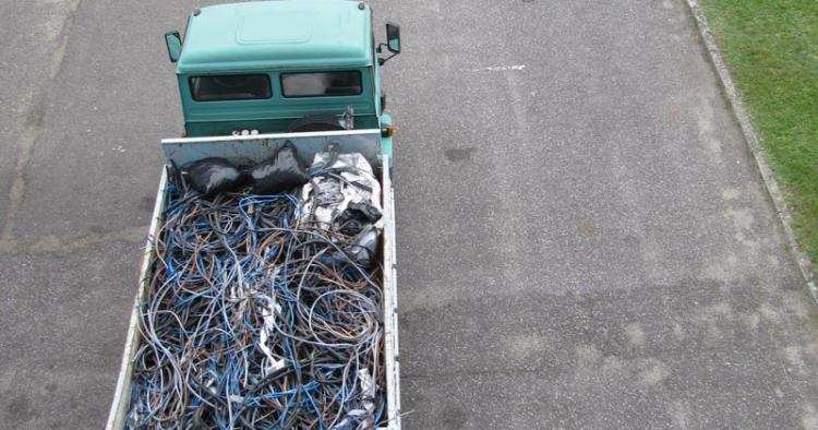 Nakradł całą przyczepę kabli, szalunków… za 6000 zł