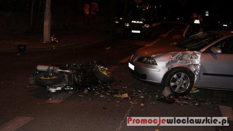 Poważny wypadek.  Dwie osoby trafiły z ciężkimi obrażeniami do szpitala [ZDJĘCIA]