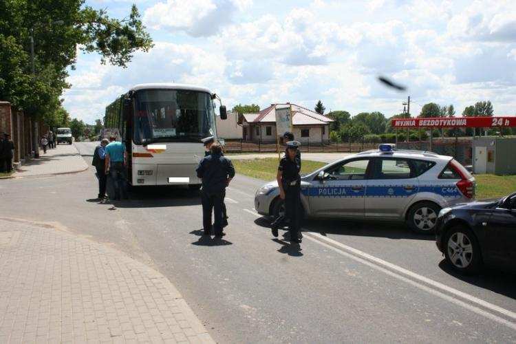 Pod kołami autobusu zginął pieszy [FOTO]