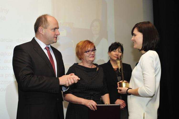 Marszałek przyzna Stalowe Anioły dla najlepszych w pomocy społecznej