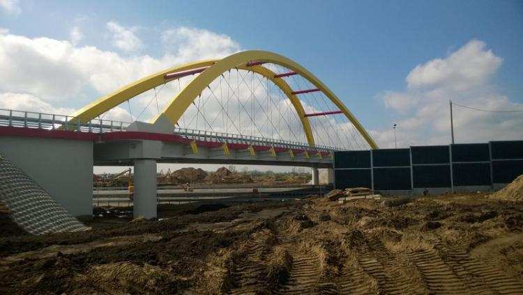 Znów wypadek na A1. Kierowca przewieziony do szpitala