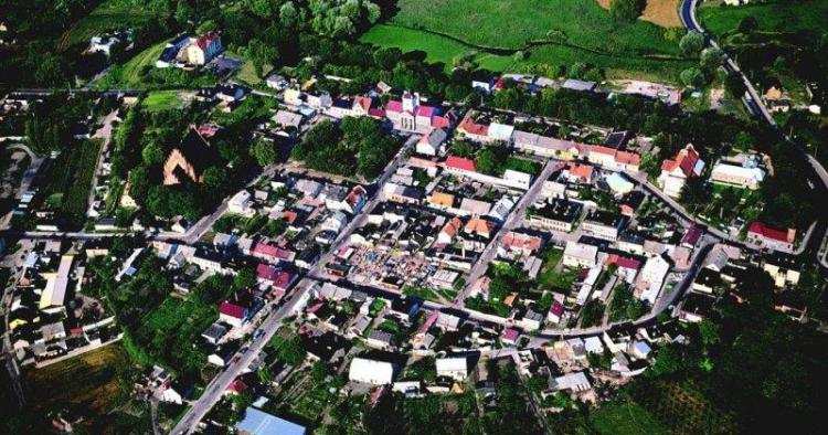 Będzie chodnik na ulicy Krakowskiej i przebudowana droga powiatowa Brześć Kujawski - Humlin