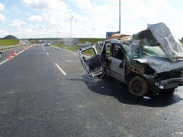 Wypadek na A1. 42-latek i 62 latek w szpitalu [FOTO]