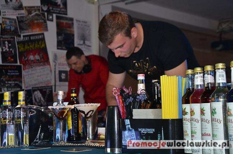 Niezwykły pokaz barmanów. Zobacz zdjęcia !!!