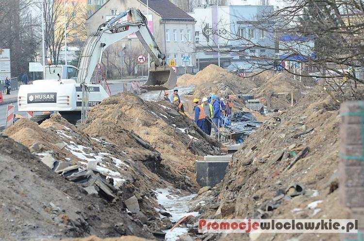 Remont mostu nad Zgłowiączką trwa. Zobacz najnowsze zdjęcia!