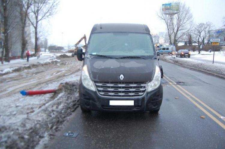 Wypadek przy Okrzei. Kobieta z obrażeniami w szpitalu [ZDJĘCIA]