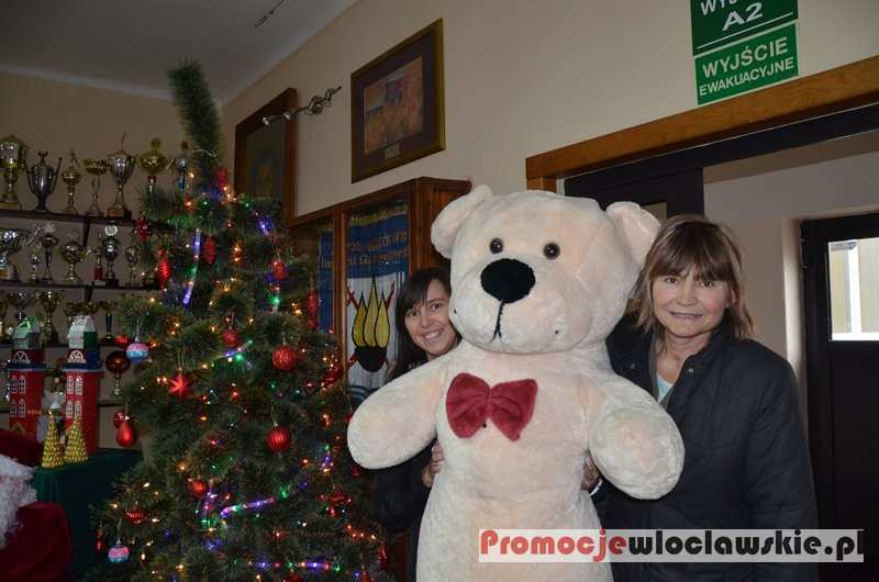 Milena Kaczmarek podarowała pluszaki dla dzieci z autyzmem