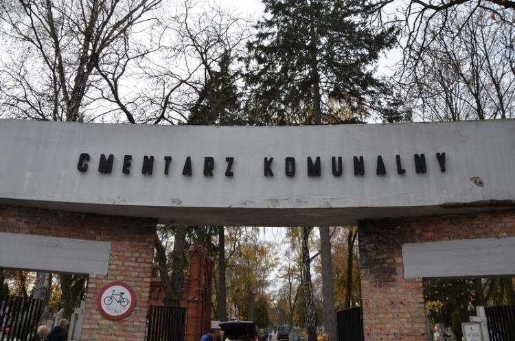 Wszystkich Świętych 2013. Zmiany organizacji ruchu w obrębie cmentarza we Włocławku