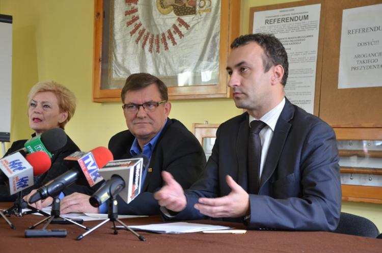 Konferencja prasowa grupy referendalnej