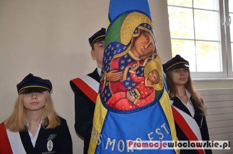 Ślubowanie pierwszoklasistów w Zespole Szkół Katolickich im. ks. Jana Długosza we Włocławku