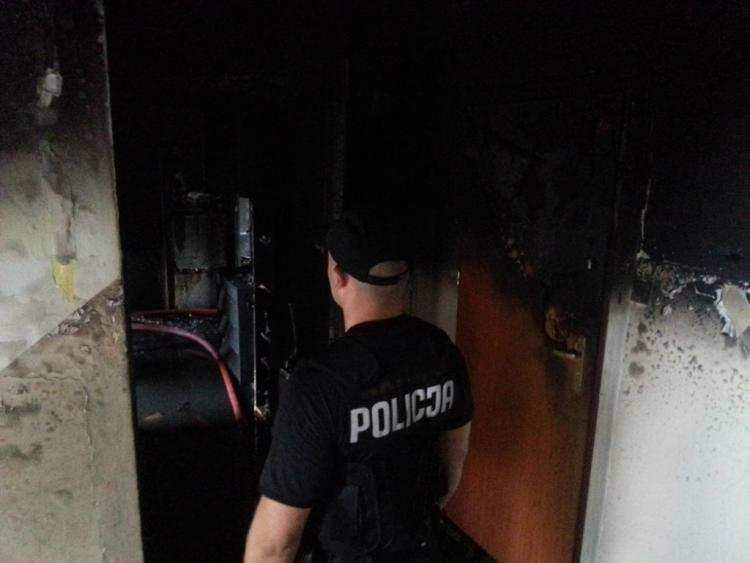 Dochodzenie w sprawie tragicznego w skutkach pożaru na Hożej trwa.
