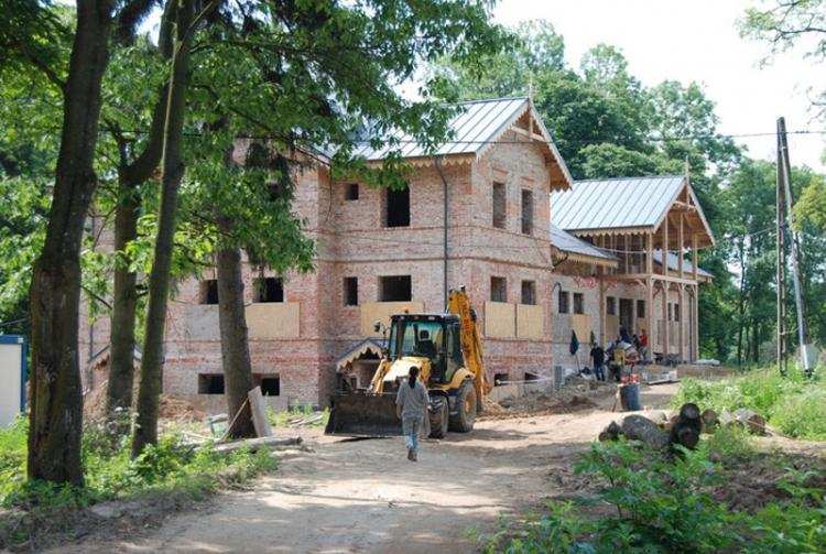 4,7 mln złotych na odrestaurowanie dworu w Kłóbce