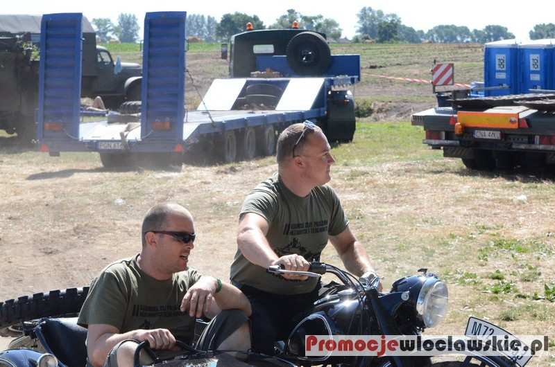 II Zlot Pojazdów Militarnych i Terenowych - Choceń 2013 - parada