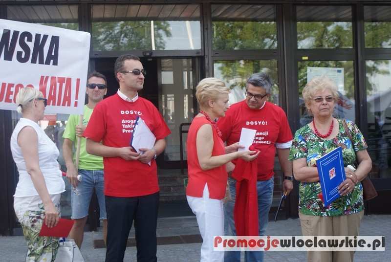 Protest pracowników włocławskiej oświaty