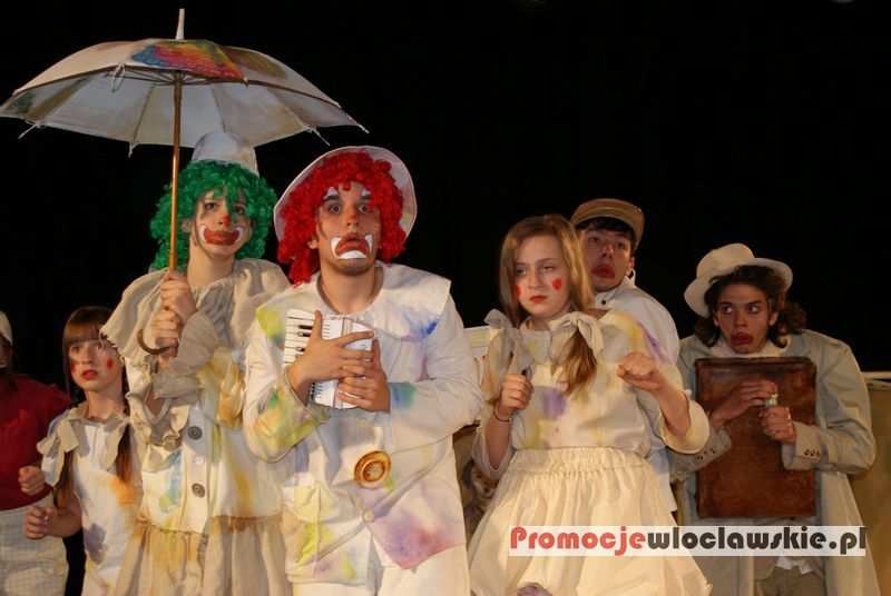 Teatr Pietruszki we Włocławku - Niedzielne Spektakle Familijne