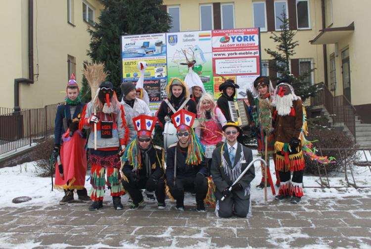 W zapusty po wsiach chodzą z „kozą” - Gmina Lubanie