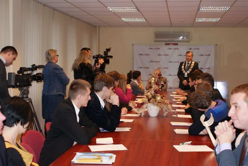 W UM Włocławka radziła Młodzieżowa Rada Miasta IV kadencji. Zobacz zdjęcia!