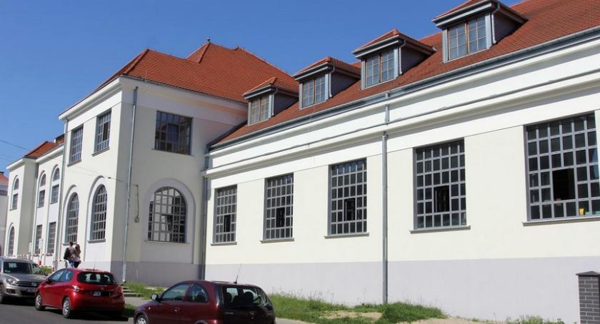 Budynki użyteczności publicznej we Włocławku zyskują nowy wygląd