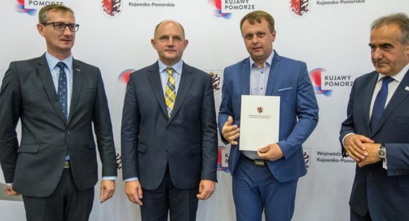 Kolejne dofinansowanie dla Lubienia Kujawskiego. Tym razem na przebudowę drogi