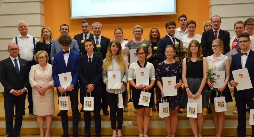 Stypendia Prezydenta Włocławka dla najlepszych uczniów [ZDJĘCIA]