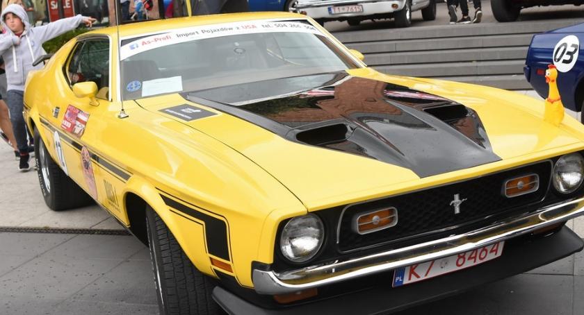 Dni Włocławka 2018: Fordy Mustang przed Wzorcownią