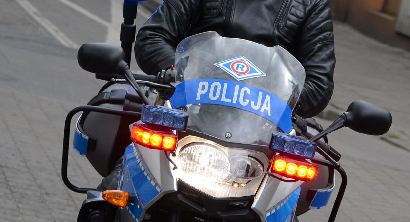 Motorowerzysta zderzył się z samochodem