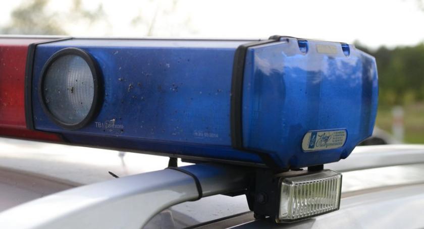 Bójka w lesie na Południu we Włocławku. Mężczyzna raniony ostrym narzędziem trafił do szpitala