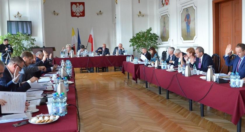 Przedostatnia sesja Rady Powiatu we Włocławku przed wyborami. Jakie decyzje zapadły?