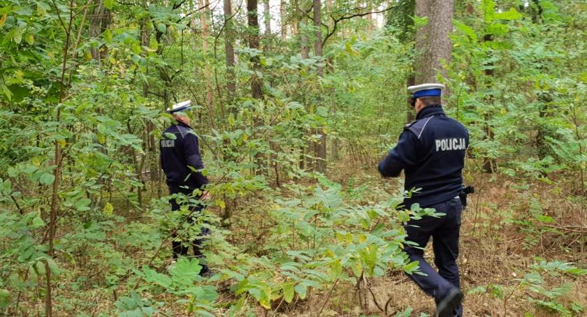 Akcja poszukiwawcza w powiecie lipnowskim. 4 grzybiarzy zaginęło w lesie